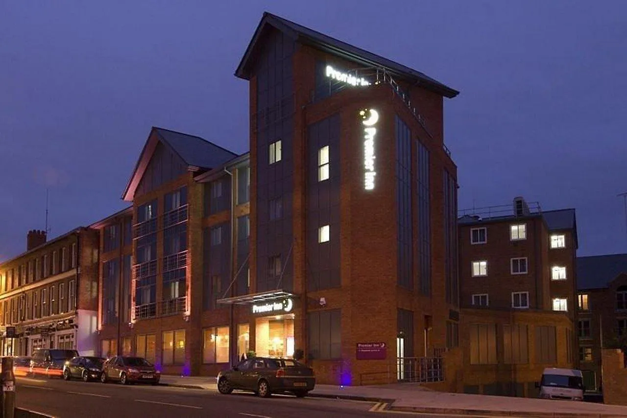 Premier Inn Chester City Centre 3*,