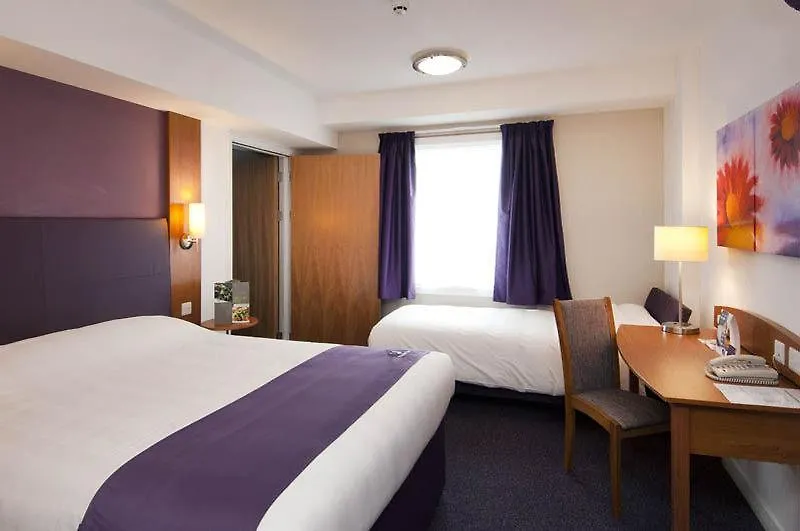 Premier Inn Chester City Centre 3*,