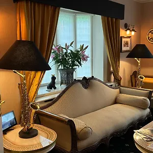 Bed & Breakfast House